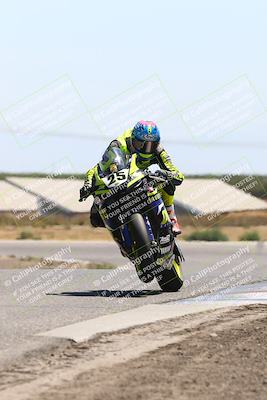 media/Aug-03-2025-TrackDaz (Sun) [[bf4a71acf9]]/A Group/12pm (Wheelie Bump)/